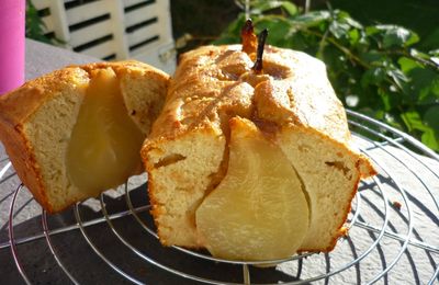 Cake aux poires entières et au beurre de pomme
