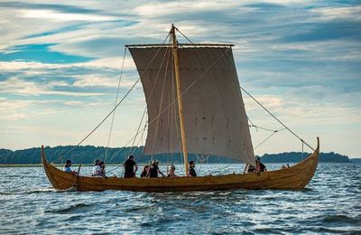 On a trouvé des Vikings à Toulouse qui construisent un drakkar pour traverser l'Atlantique...