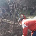 Activité jardinage ce jeudi après-midi 19.12 au temps d'accueil des enfants et des jeunes à l'association Ourika Tadamoune