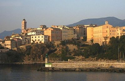 LA CORSE (2008). Débarqués à Bastia, nous avons