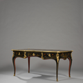 Important bureau plat en laque de Chine et vernis parisien. Estampille de Jacques Dubois. Époque Louis XV