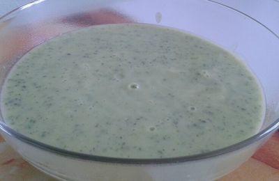 Velouté de courgettes au pesto