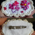 Une autre petite broche au crochet ;o)