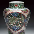 A polychrome enamelled porcelain jar. Transition period (1640 - 1660). 