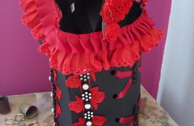 CORSET ET PROJET TOUT A L ESPAGNOL,,,,,