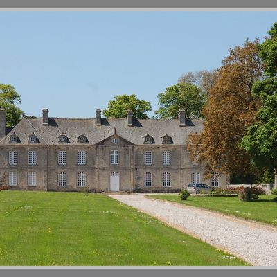 LE CHÂTEAU D'ANNEVILLE-EN-SAIRE