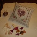 Petit coussin Coeur en hardanger