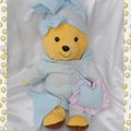 Doudou Peluche Ours Jaune Pyjama Bonnet de Nuit Coussin Bleu