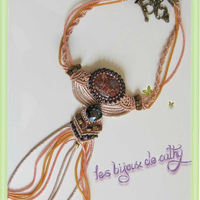 Collier d'après un schéma de Marie Lesueur