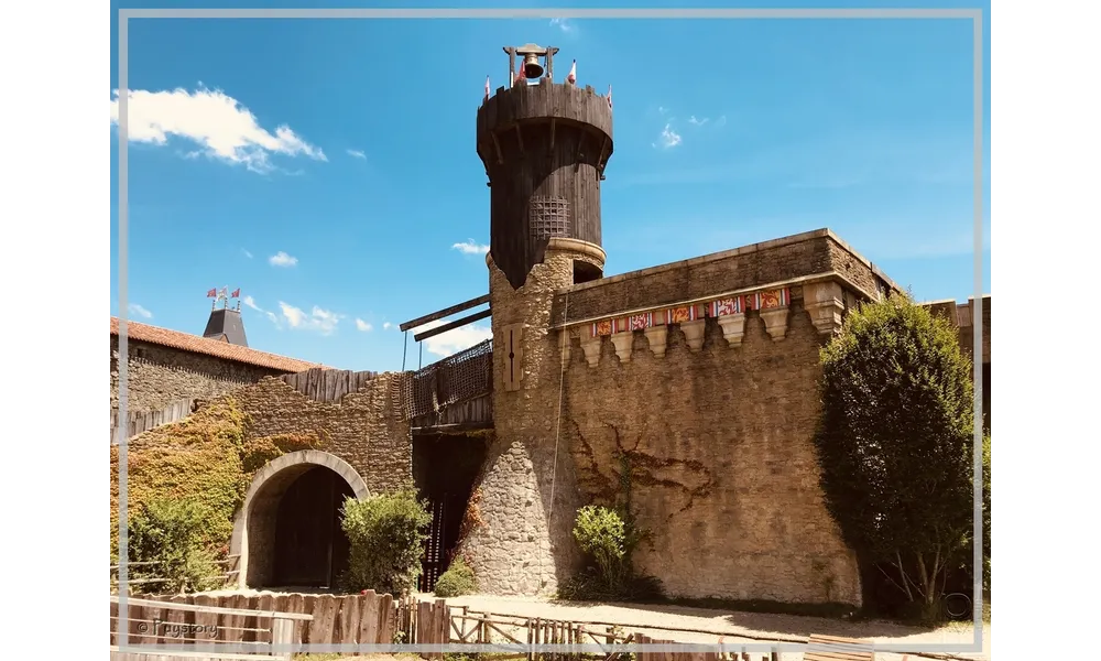 L'évolution du Château Fort (1/7).