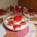 Verrines gourmandes crème chocolat blanc fraises