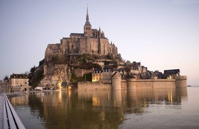 "Les crapauds dans le reliquaire"... Une nouvelle série consacrée au Mont-Saint-Michel!