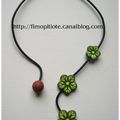 Collier vert rigide!