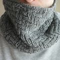 Un col au tricot/ Un cuello de tejido a dos agujas o tricot