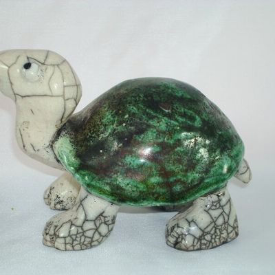 Tortue verte, céramique raku