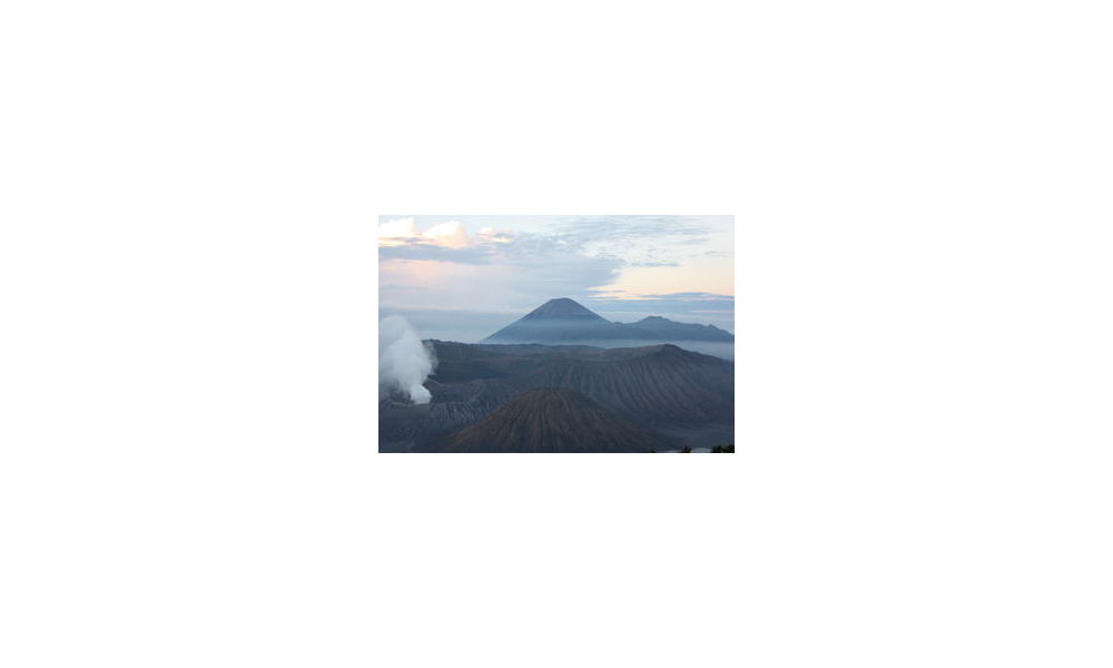 Lever du soleil sur les monts Bromo et Batok