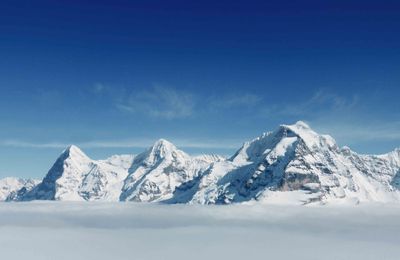 et en face l'Eiger (3967 m), le Mönch (4107 m )