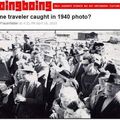 L'homme sur cette photo prise en 1940 est-il un voyageur du temps?