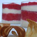 Mousses litchis/framboise et tuiles de bananes au miel