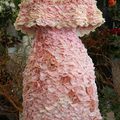 Une robe en pétales et fleurs de roses - 8 mars 2020