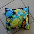 Coussin Dino pour Mahé