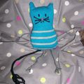 Petit chat tricoté