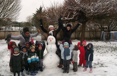 Bonhomme de neige à la crèche