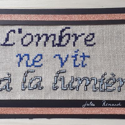 Deux citations brodées