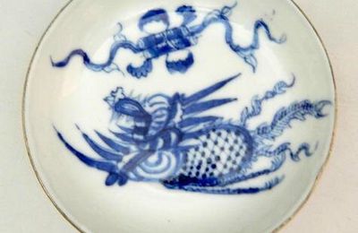 Coupe, bol et soucoupe en porcelaine «bleu de Huê», Chine pour le Vietnam, XIXe siècle