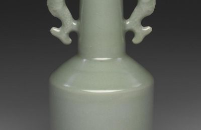 Mallet vase, Southern Song dynasty, Longquan ware 