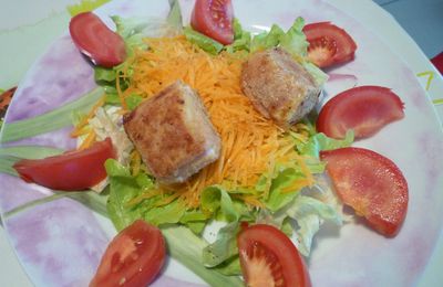 Salade au fromage frais pané