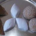 Boules de neige à la confiture et à la noix de coco