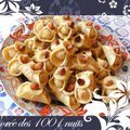 merakchiettes (pâtisseries orientales aux amandes) et jeu rose