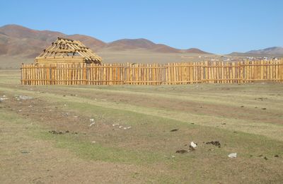 Habitat et boissons Mogole.