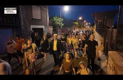 RETRAITE AUX FLAMBEAUX ET FEU D'ARTIFICE : LA FOULE DES GRANDS SOIRS.