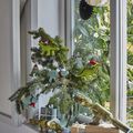 Jurassic Xmas : quand les dinosaures décorent le sapin de Noël