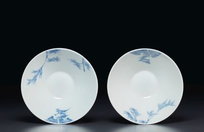 A pair of blue and white 'phoenix and bamboo' conical bowls, Qing dynasty, Kangxi-Yongzheng period, early 18th century