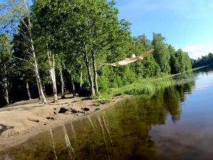 Un hydravion Slowflyer de fabrication facile.