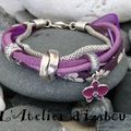 Passionnée d'Orchidées, une cliente m'a demandé de réaliser ce bracelet multimatières de sa couleur préférée, le violet ! Pari r