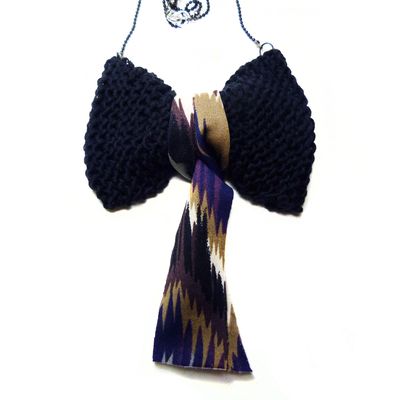 Les colliers noeuds tricotés en fil de coton et