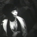 Histoire du Japon racontée par une Hôtesse de bar (Nippon Sengoshi - Madamu onboro no Seikatsu) (1970) de Shohei Imamura