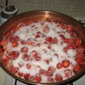 miam, miam, miam : confiture de fraises aux graines de sésame