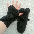 Gants mitaines femme noires en laine et coton faite-main DISPONIBLE EN BOUTIQUE / SHOP BOUTIQUE CORALIEZABO ETSY 