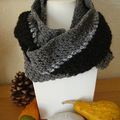 ENCORE UN SNOOD... en noir et gris