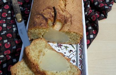 Cake aux poires debout et amande