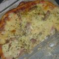 Pizza jambon fromages