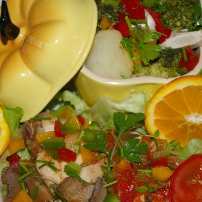 Morceaux de poulet ,brocolis,poivrons etc.. au cuit vapeur ........