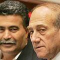 Peretz ne voit pas la retenue du même oeil qu'Olmert