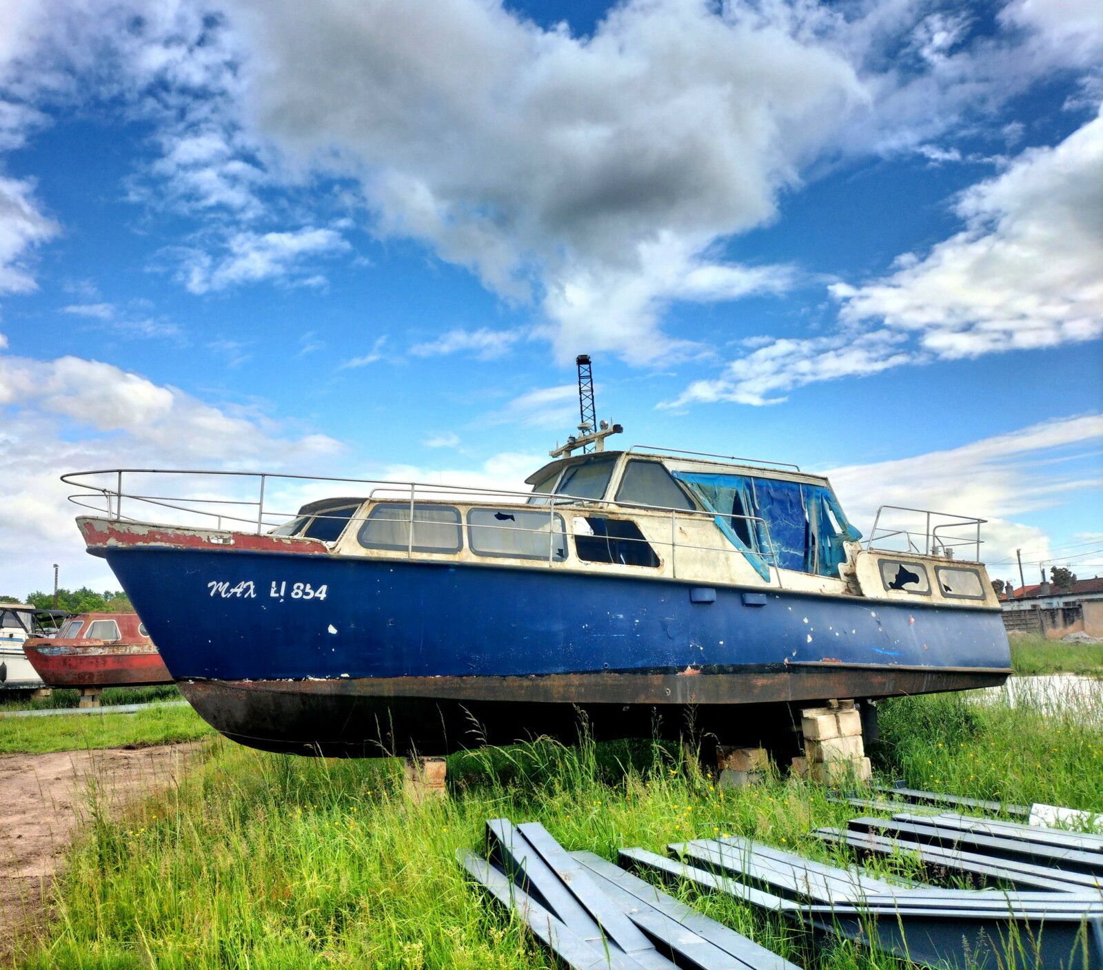 Marseilles-Les-Aubigny, les Calès, bateau (18)