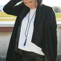 Ma veste "loose" et sautoir en perles